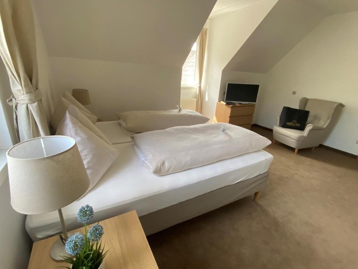 Hotel Dienstl Gut Launsdorf Экстерьер фото