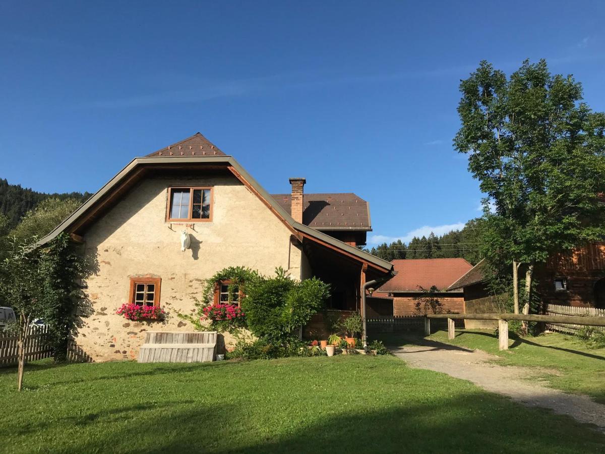 Hotel Dienstl Gut Launsdorf Экстерьер фото