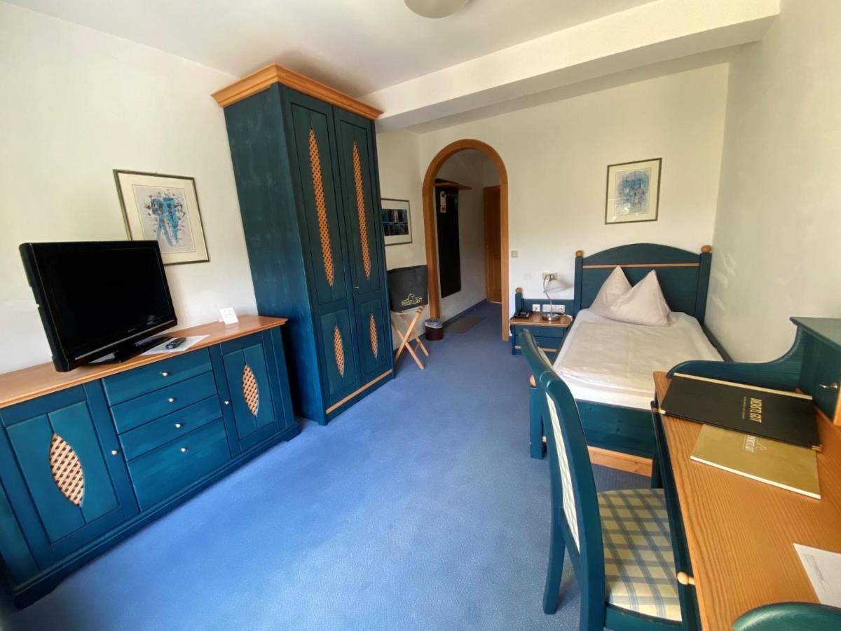 Hotel Dienstl Gut Launsdorf Экстерьер фото